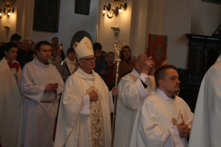 WIGILIA NIEDZIELI MIŁOSIERDZIA – Msza święta pod przewodnictwem ks. bpa Andrzeja Czai